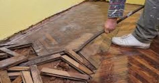 Демонтаж пола в квартире в Назрани - Стоимость от 527 рублей | Сварной-Нзр